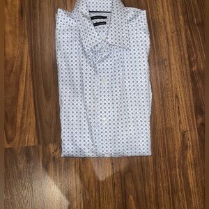 RW & Co white dress shirt with blue / black dots